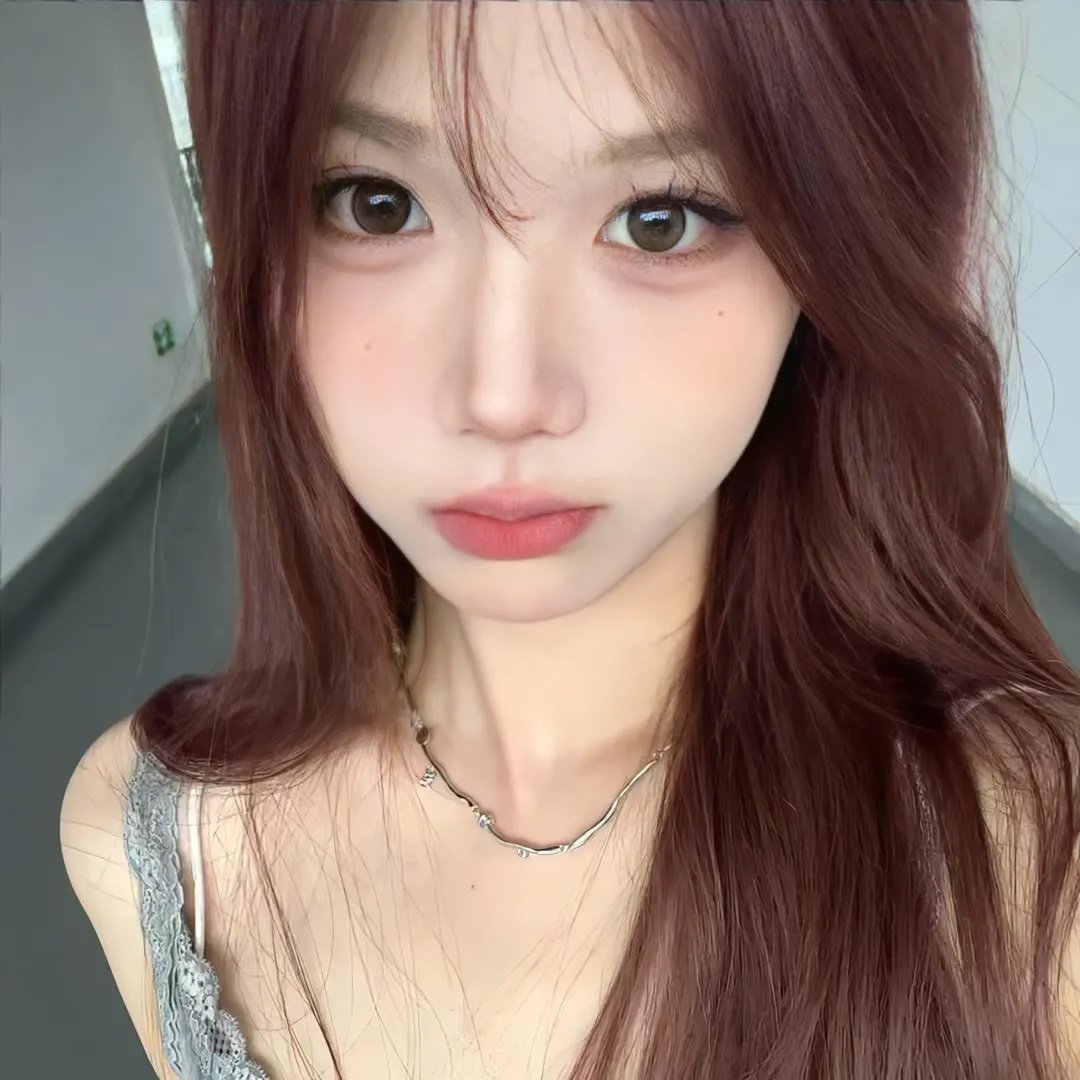 有色彩的女子